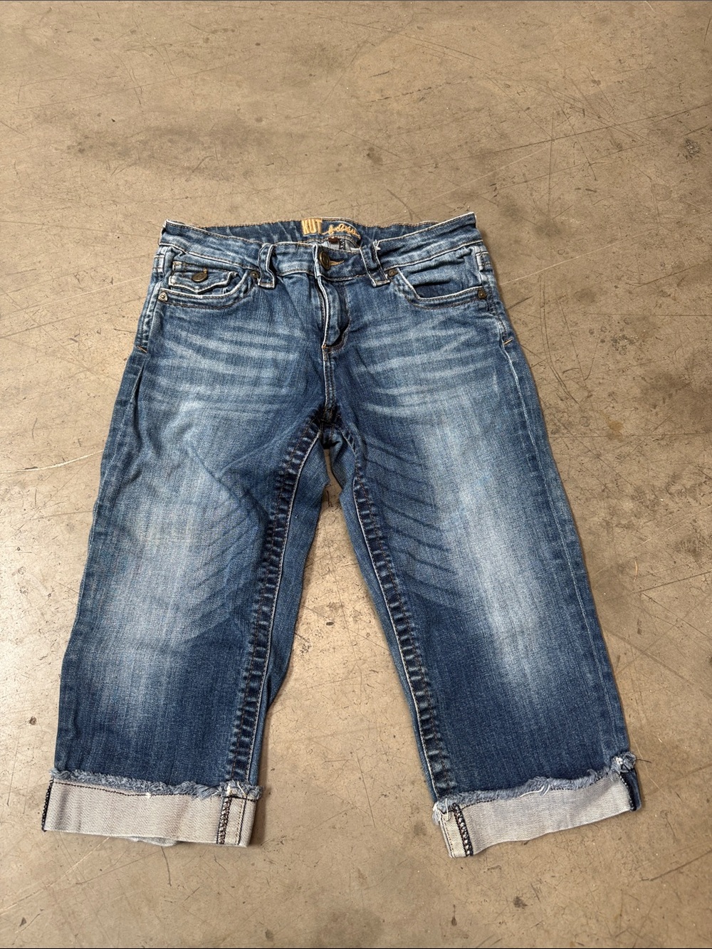 Kut from the Kloth Washed Blue Cropped Jeans with Rolled Cuffs